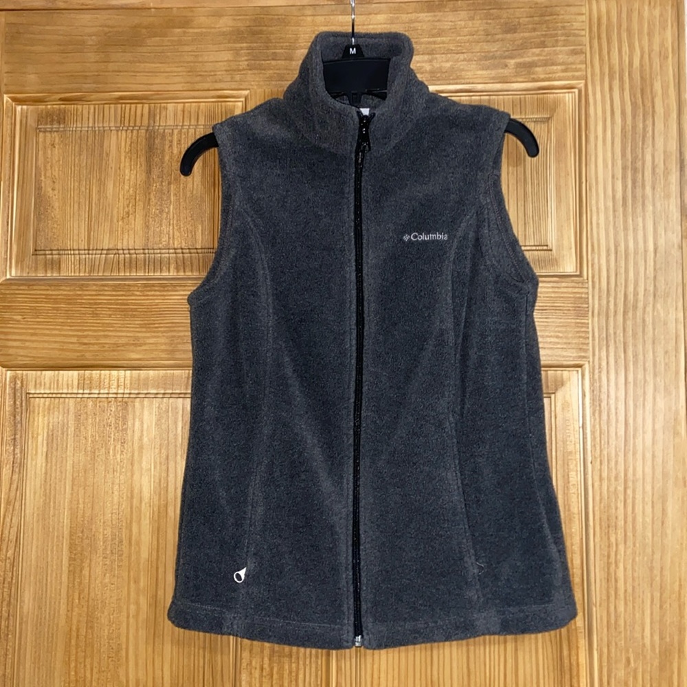 Gray fleece Columbia vest